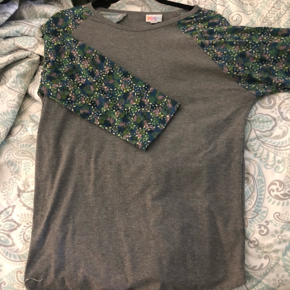 Lularoe randy tee